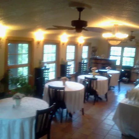 Bear Creek Lodge Cabin Resort